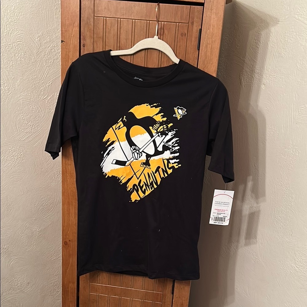 NHL Black and Yellow Short Sleeve Tee